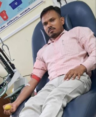 यारी दोस्ती ग्रुप सदस्याने रक्तदानातून दाखवली माणुसकीची खरी ओळख...